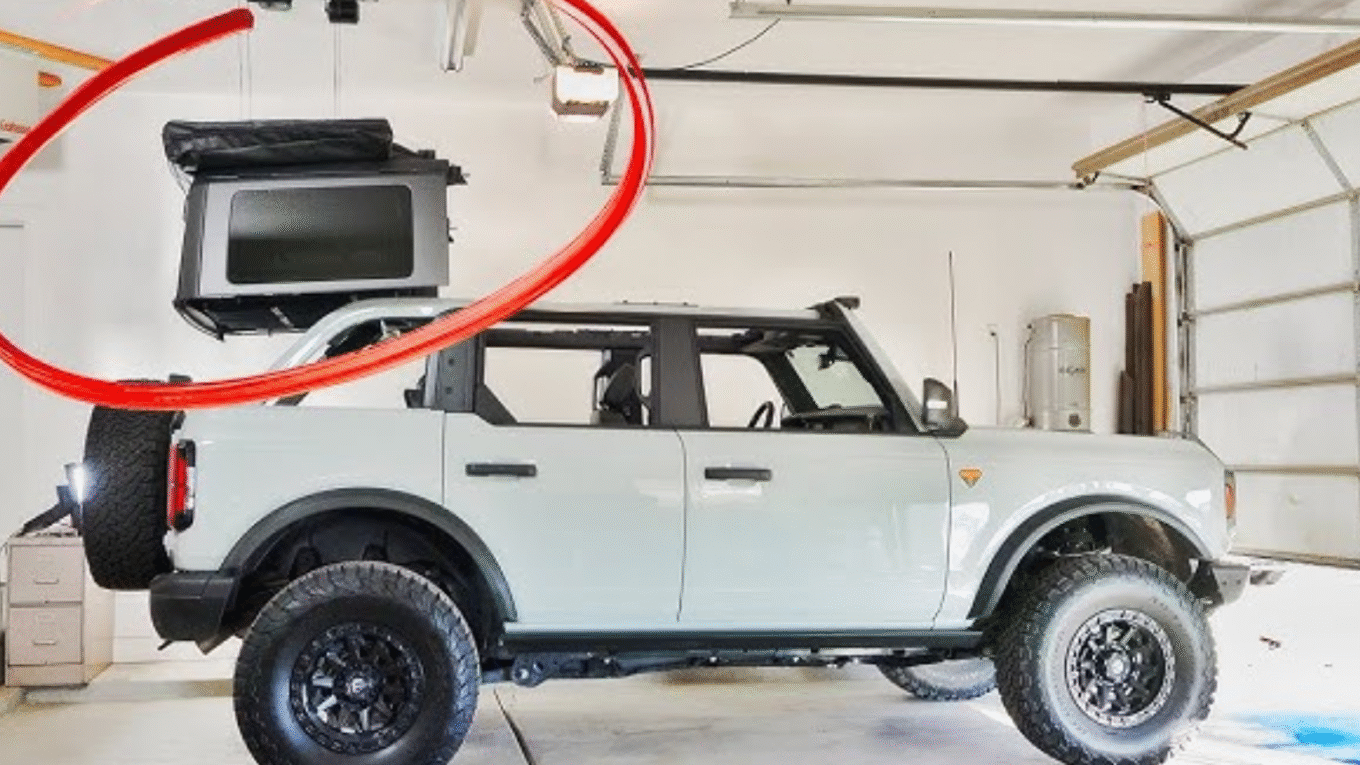 Bronco top hoist