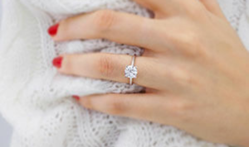 Lily Arkwright’s lab diamond engagement rings